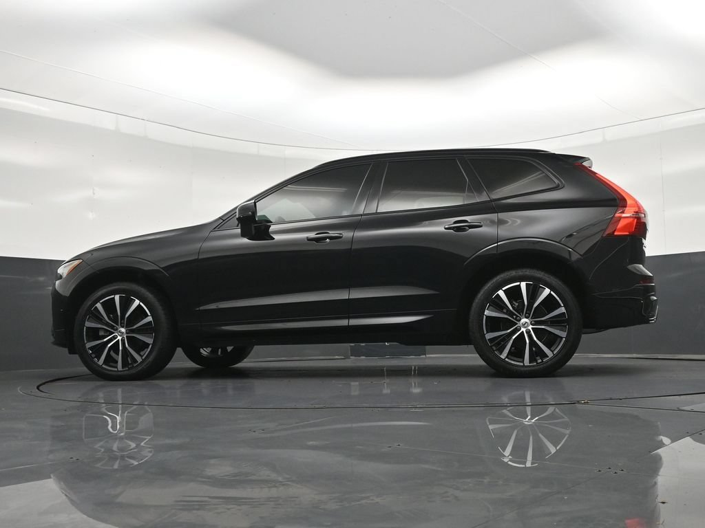 Certified 2024 Volvo XC60 B5 Plus AWD/4WD image 24
