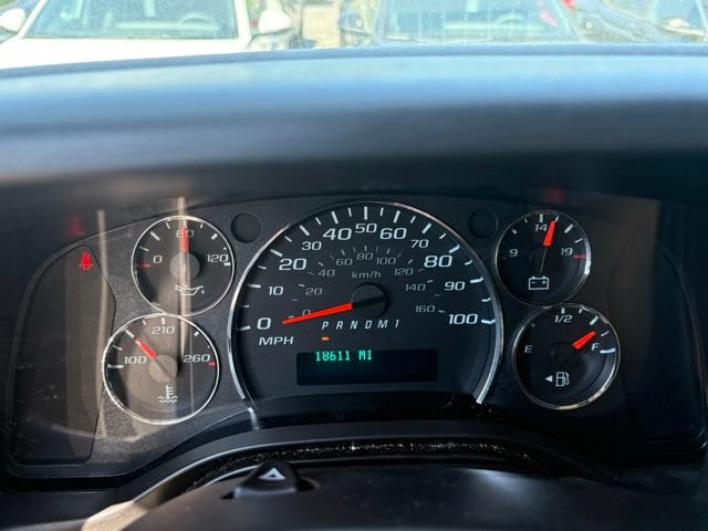 Used 2024 Chevrolet Express 2500 w/ Driver Convenience Package RWD image 33
