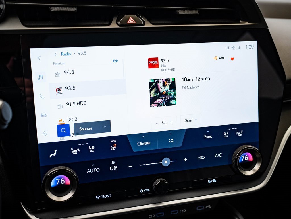 Certified 2023 Lexus RZ 450e Premium w/ Accessory Package (2T) image 27