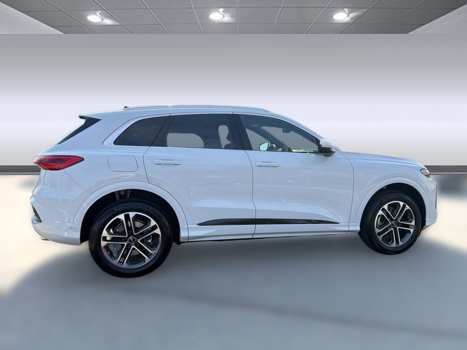 Used 2025 Audi Q5 Premium Plus w/ Premium Plus image 7