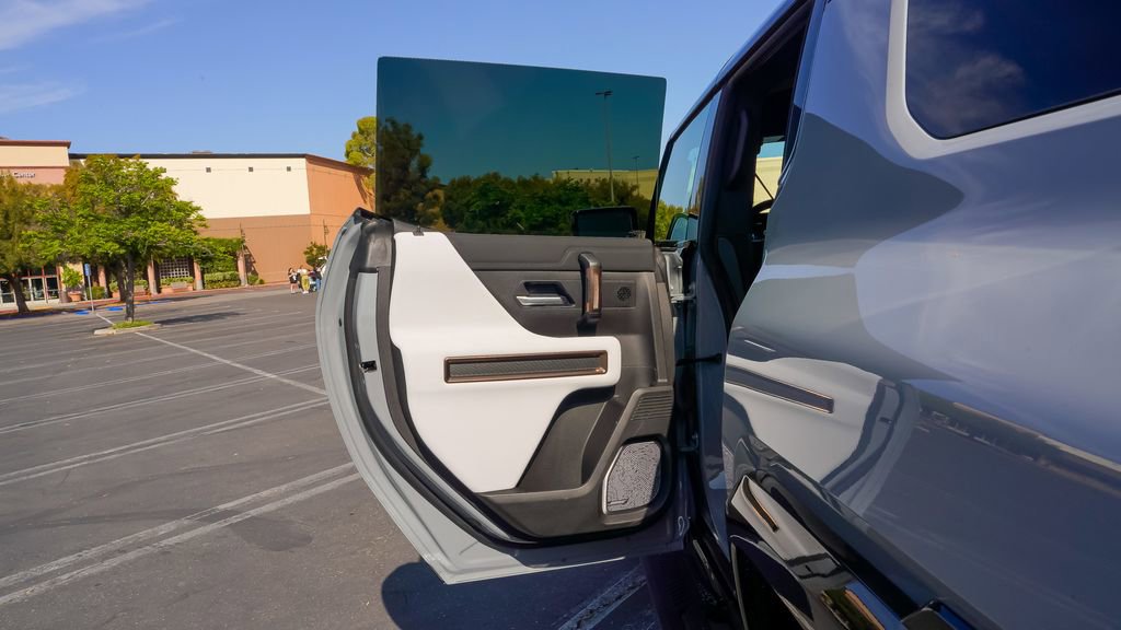 Used 2025 GMC Hummer EV 2X w/ LPO, Cargo Utility Package AWD/4WD image 18