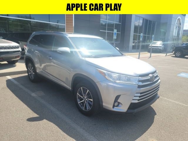 Used 2019 Toyota Highlander XLE image 2