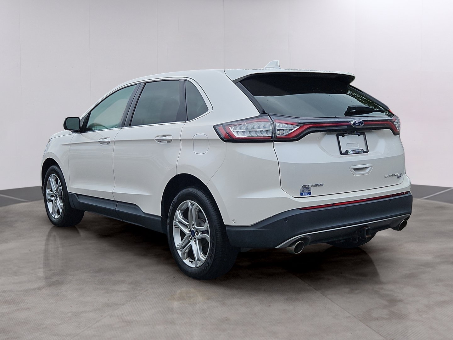Used 2017 Ford Edge Titanium w/ Equipment Group 302A AWD/4WD image 35