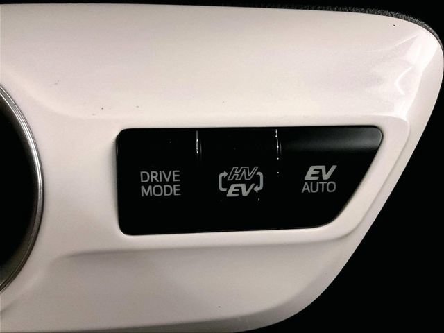 Used 2017 Toyota Prius Prime Plus w/ Carpet Mat Package FWD image 31