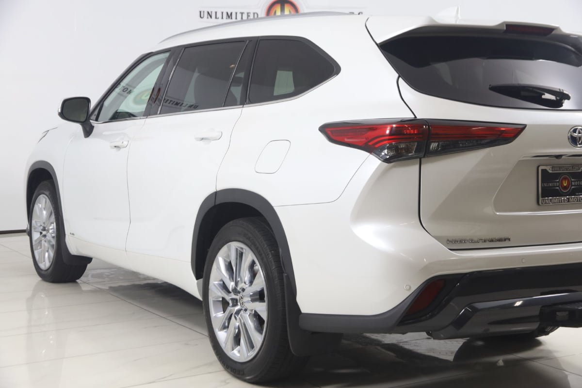 Used 2023 Toyota Highlander Limited AWD/4WD image 22