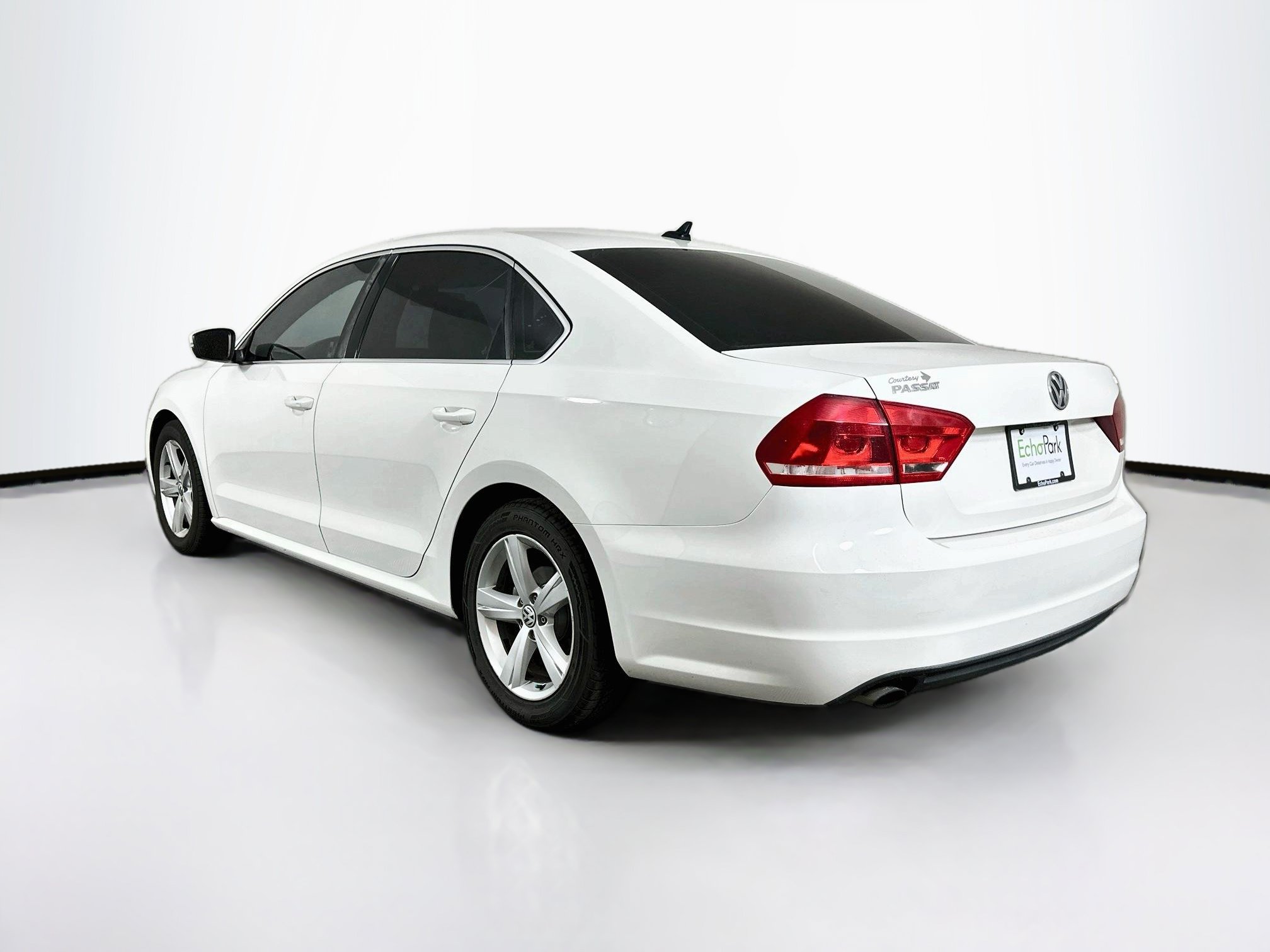 Used 2015 Volkswagen Passat 1.8T Limited Edition FWD image 5