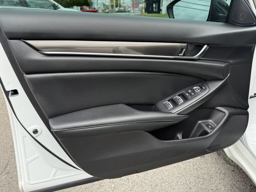 Used 2022 Honda Accord Sport image 8