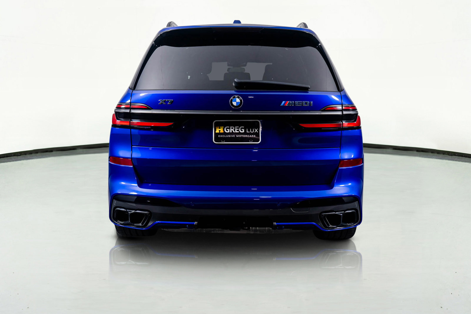 Used 2024 BMW X7 M60i w/ Premium Package image 15