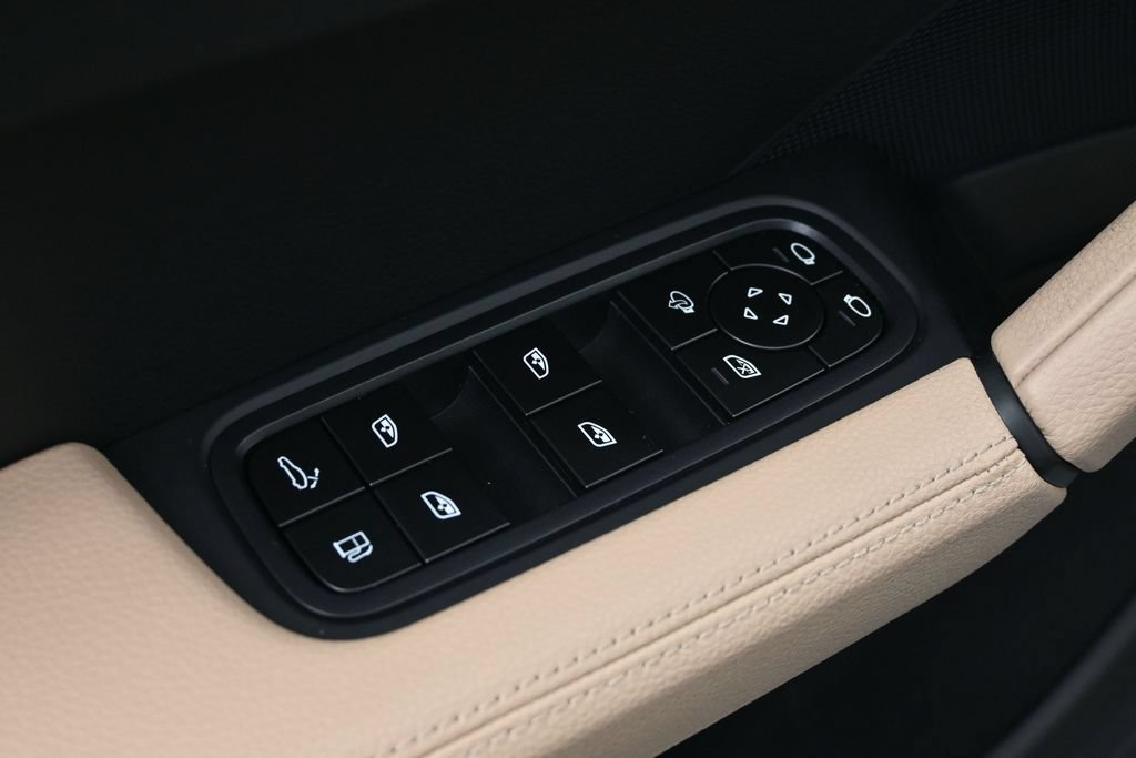 Certified 2026 Porsche Cayenne S AWD/4WD image 19