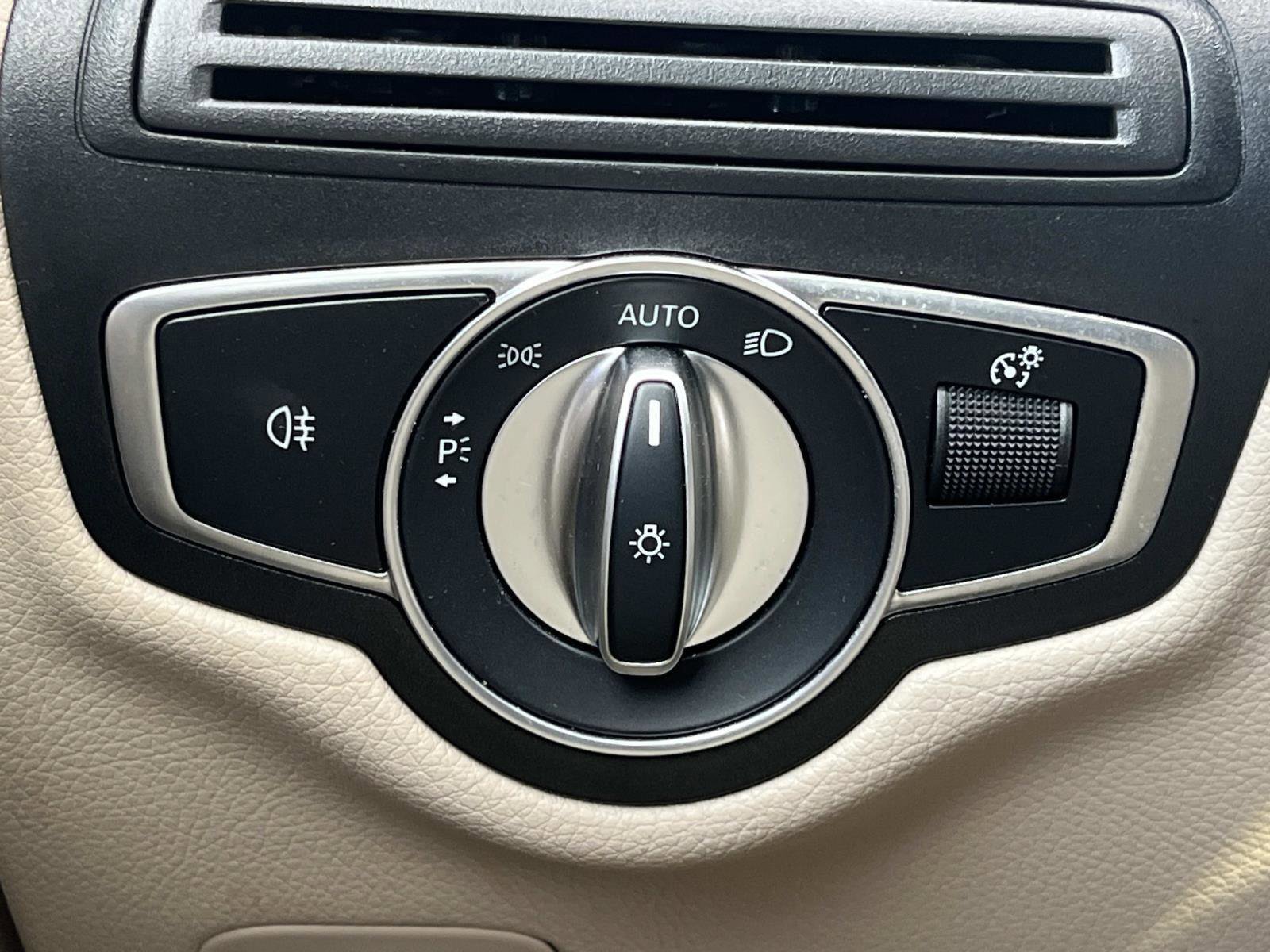 Certified 2022 Mercedes-Benz GLC 300 image 25