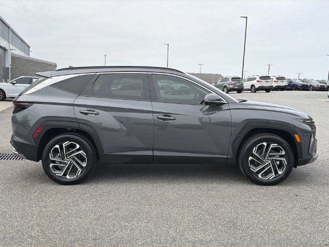 Certified 2025 Hyundai Tucson Limited AWD/4WD image 14
