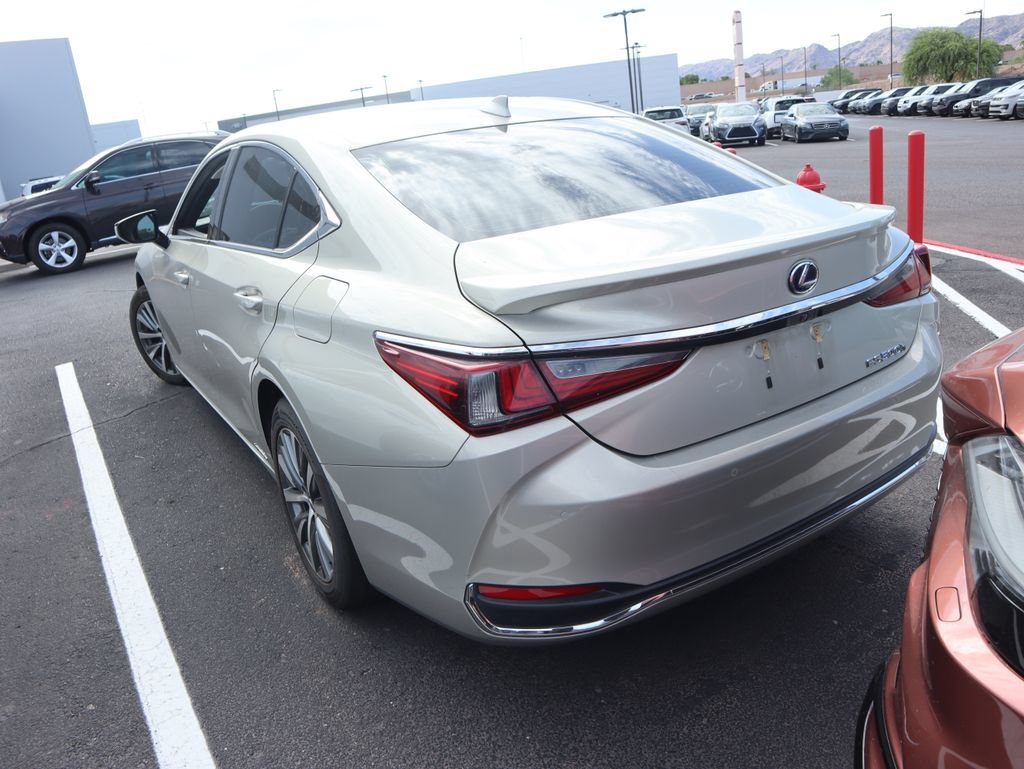 Used 2019 Lexus ES 300h w/ Premium Package FWD image 2
