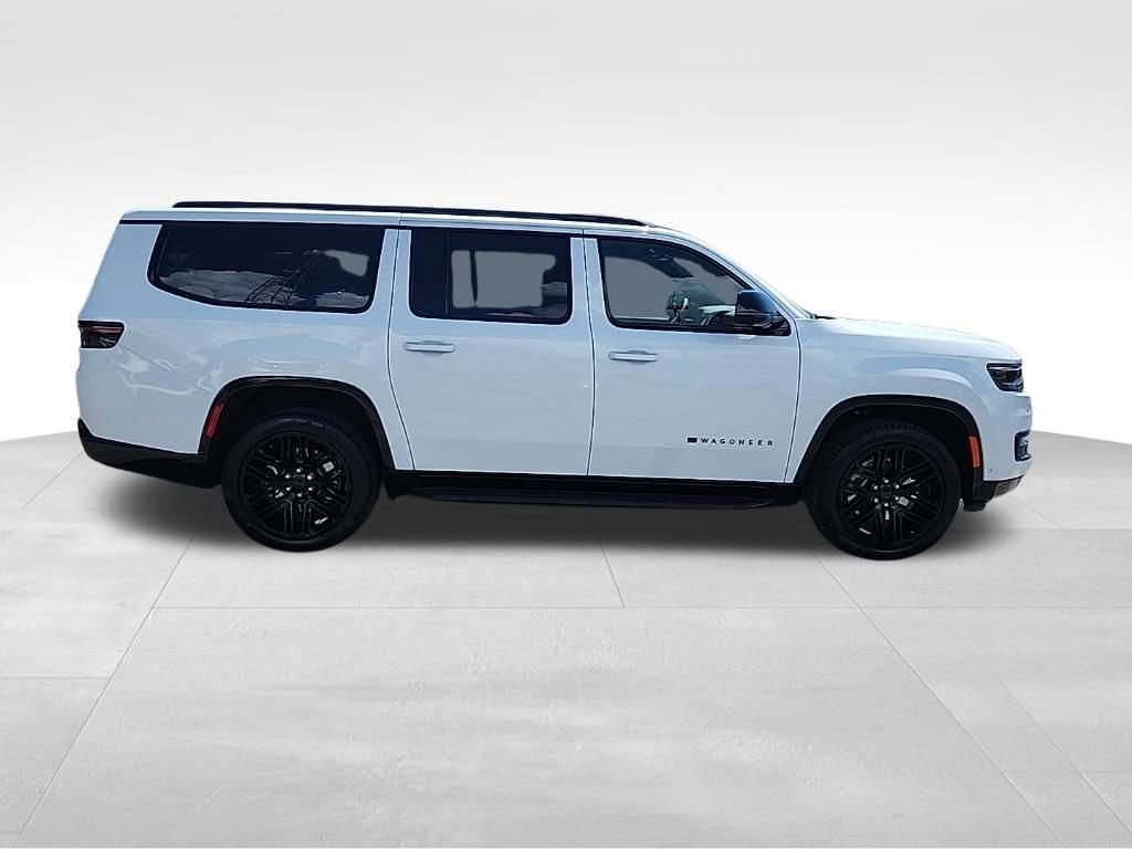 New 2025 Jeep Wagoneer L Series II image 8