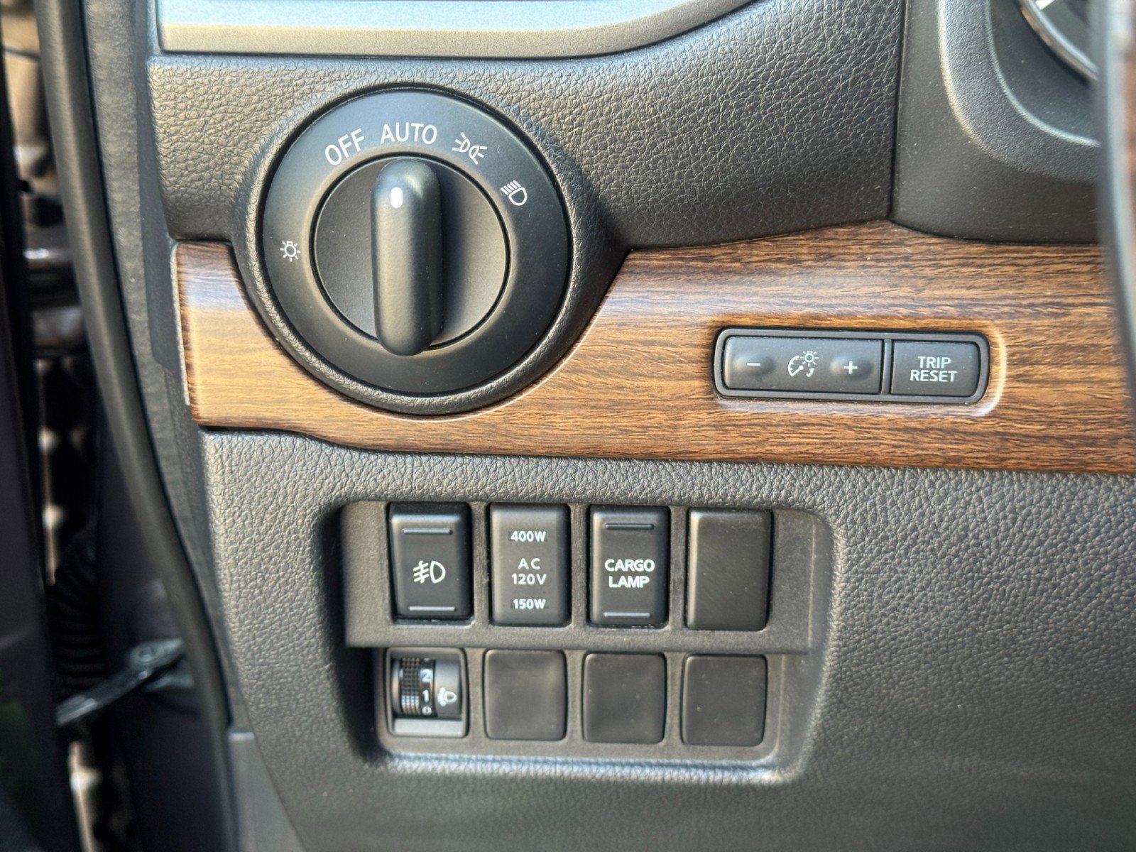 Used 2017 Nissan Titan Platinum Reserve AWD/4WD image 16