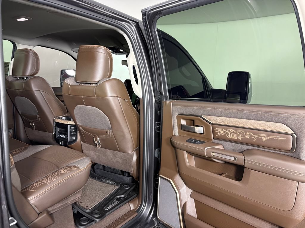 Used 2025 RAM 2500 Limited AWD/4WD image 31