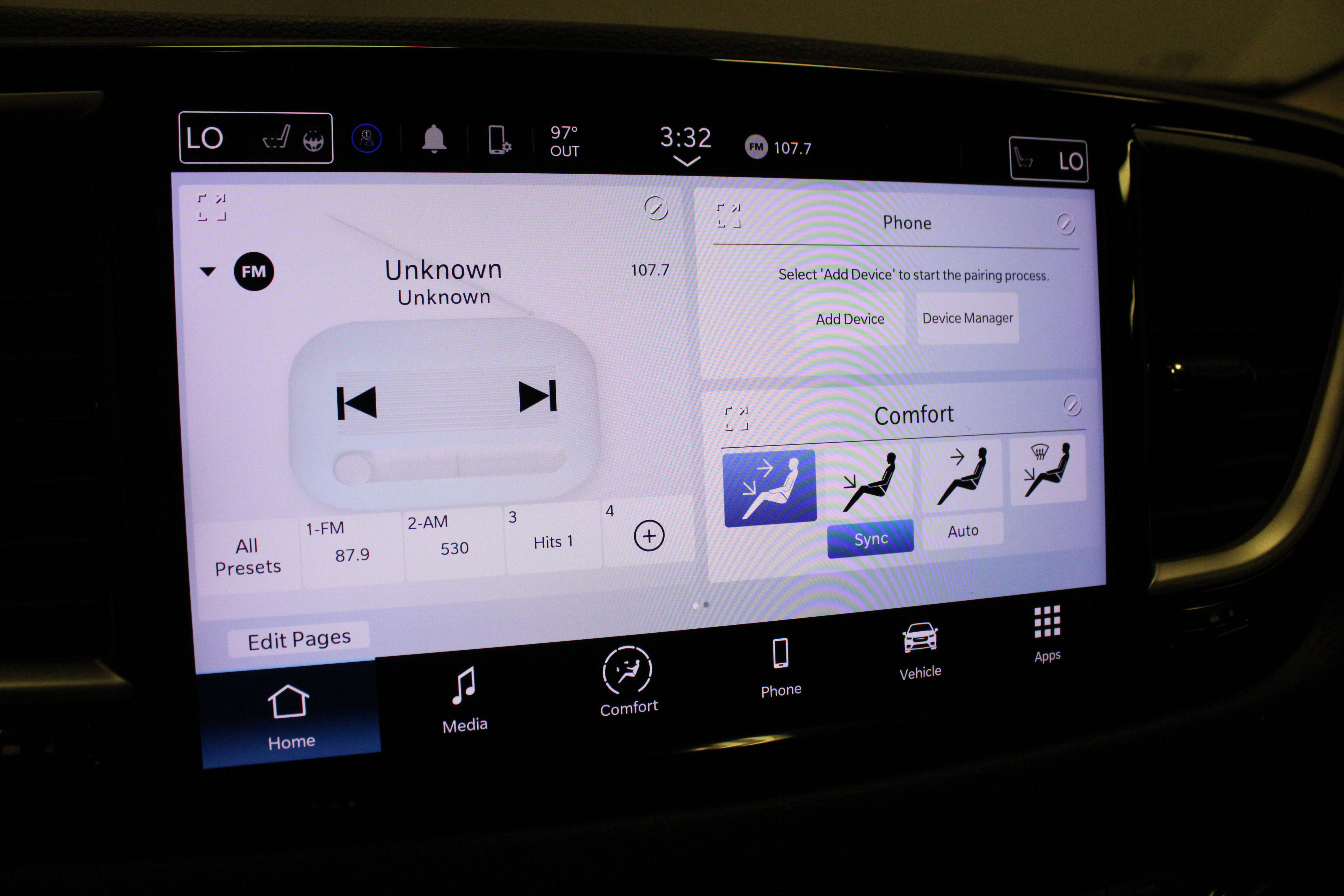 Used 2023 Chrysler Pacifica Touring-L FWD image 25