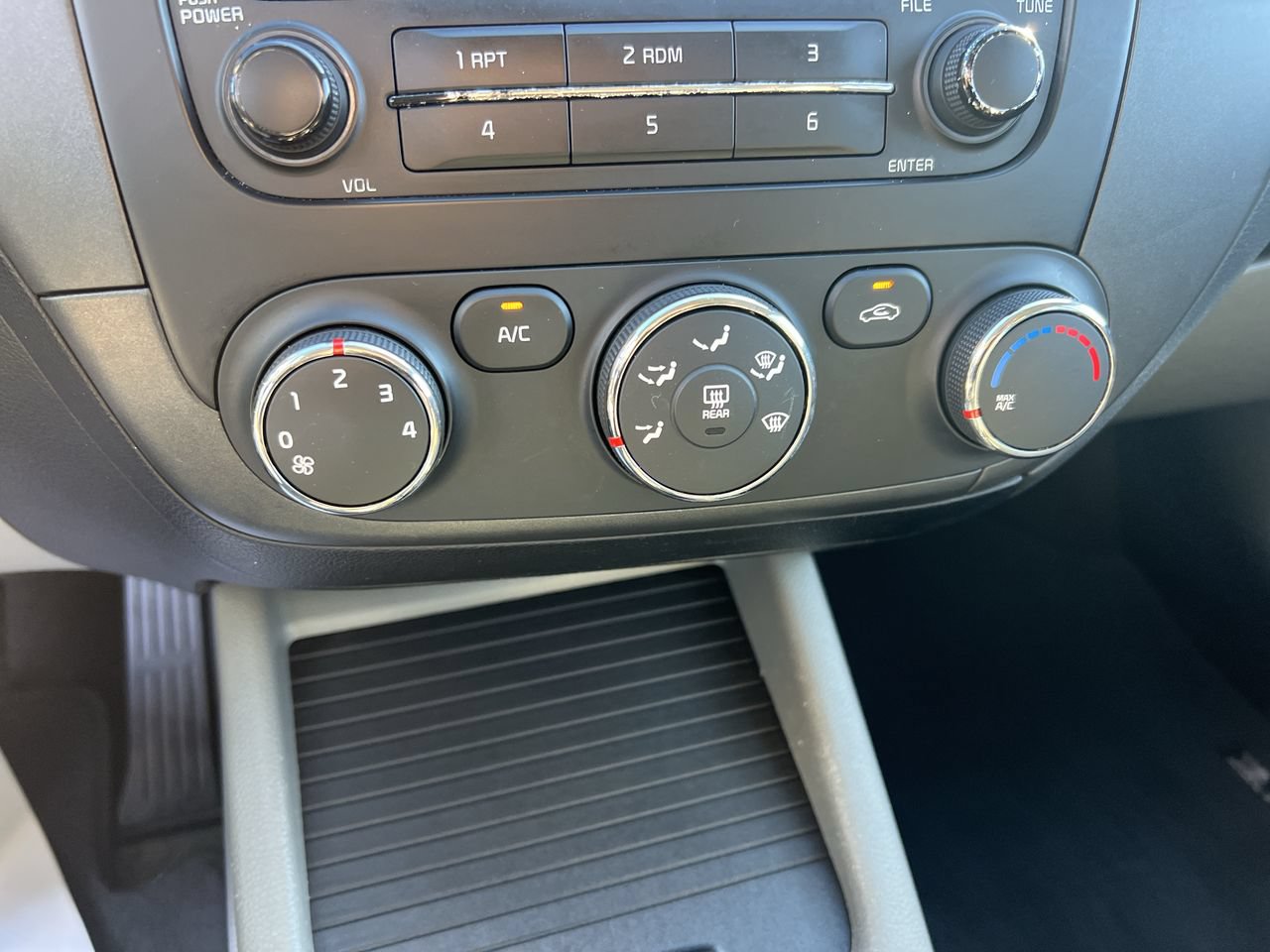 Used 2015 Kia Forte LX FWD image 25