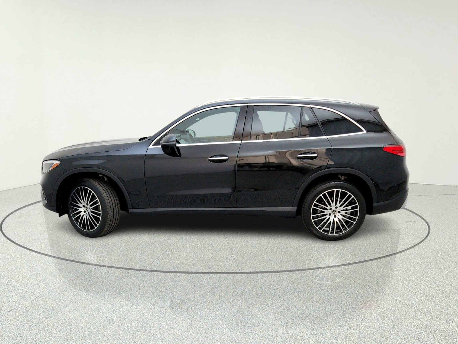 Certified 2023 Mercedes-Benz GLC 300 4MATIC w/ Driver Assistance Package image 14