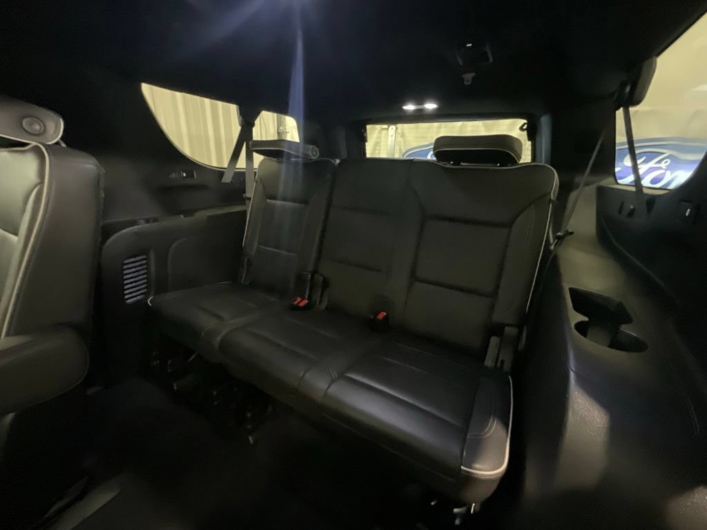 Used 2022 Chevrolet Suburban Premier RWD image 12