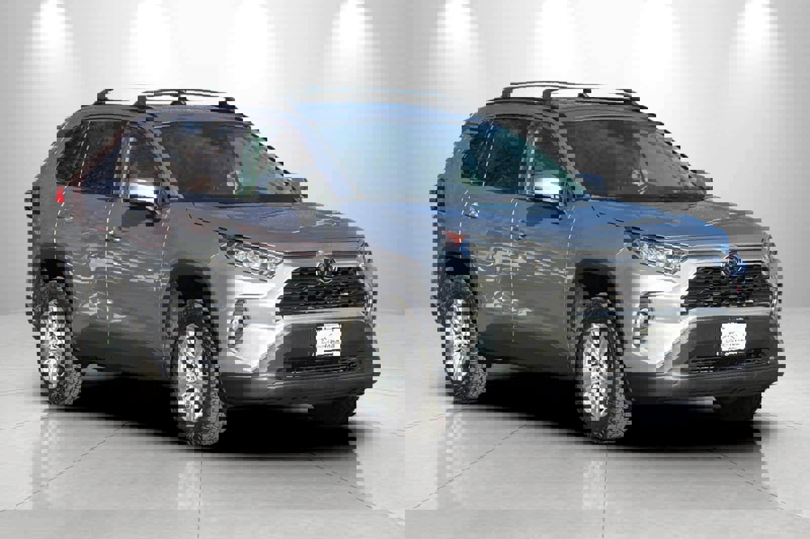 Used 2021 Toyota RAV4 XLE image 9