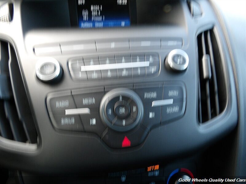 Used 2018 Ford Focus SE FWD image 17