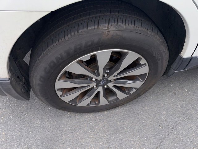Used 2017 Subaru Outback 2.5i Limited image 3