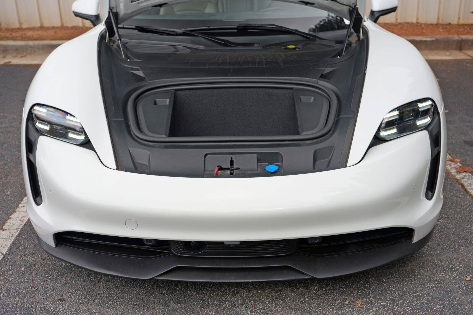Used 2022 Porsche Taycan RWD image 8