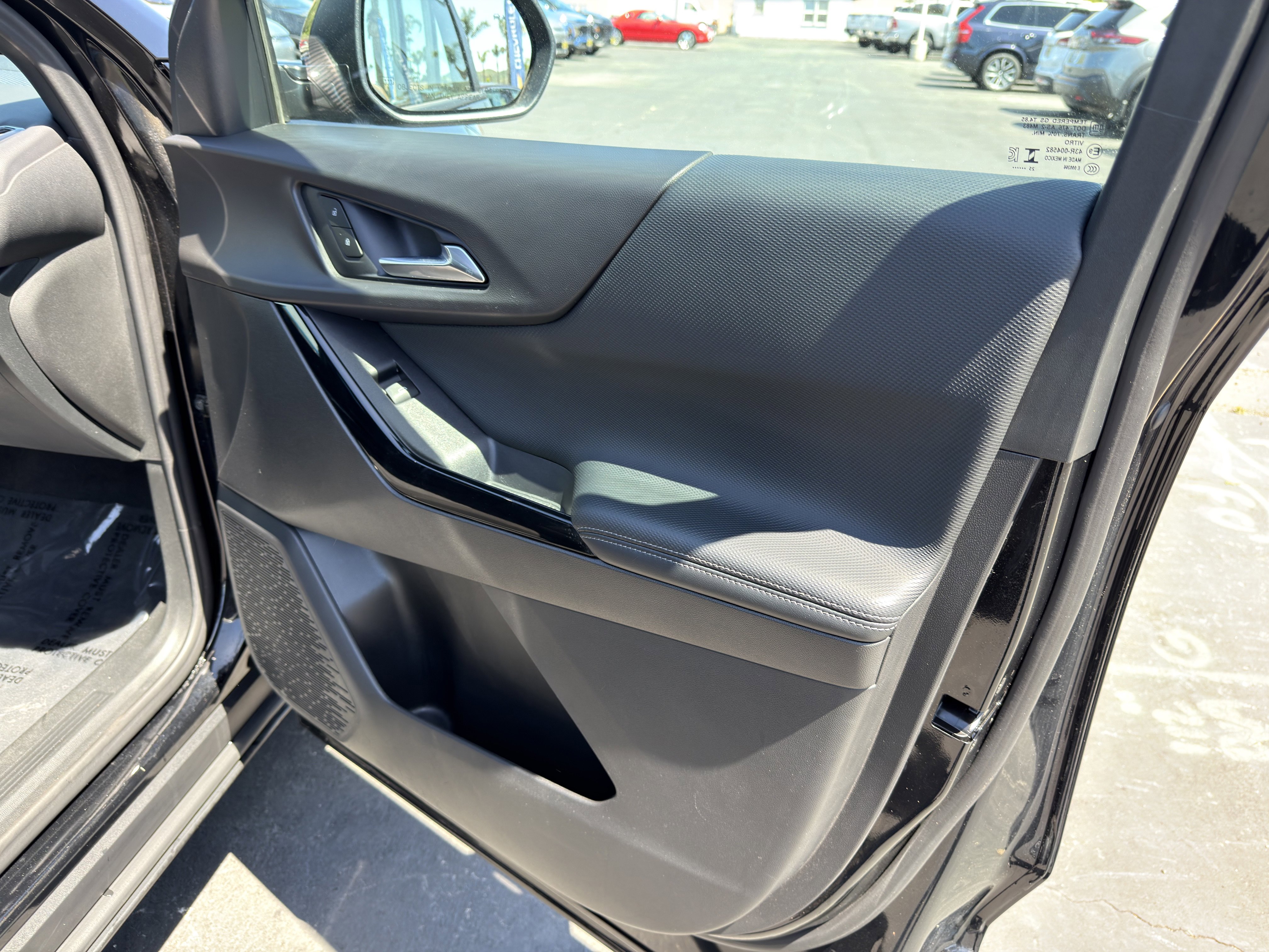 Used 2026 Chevrolet Equinox LT image 11