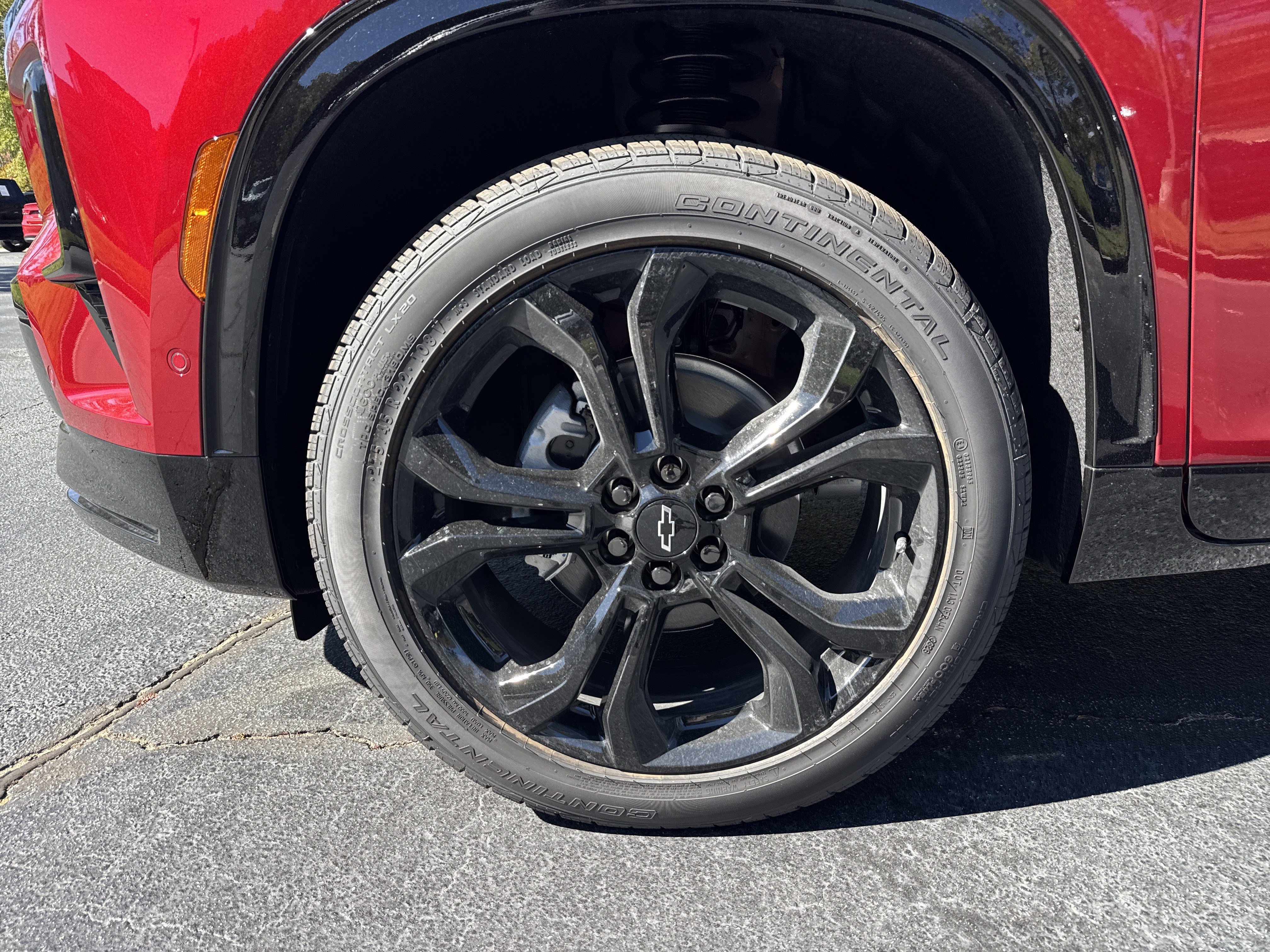 New 2027 Chevrolet Traverse RS w/ LPO, Floor Liner Package FWD image 11