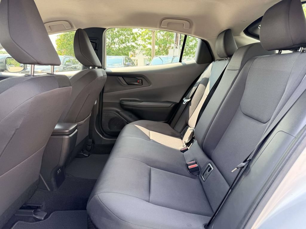 Used 2024 Toyota Prius LE FWD image 17