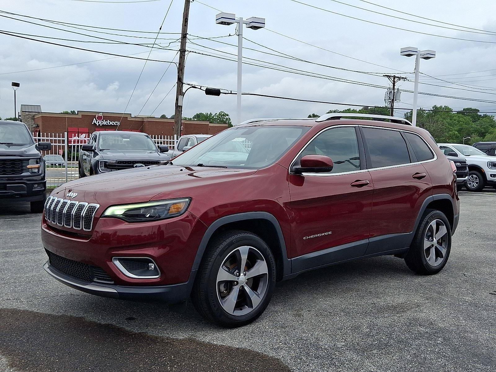 Used 2019 Jeep Cherokee Limited AWD/4WD image 3