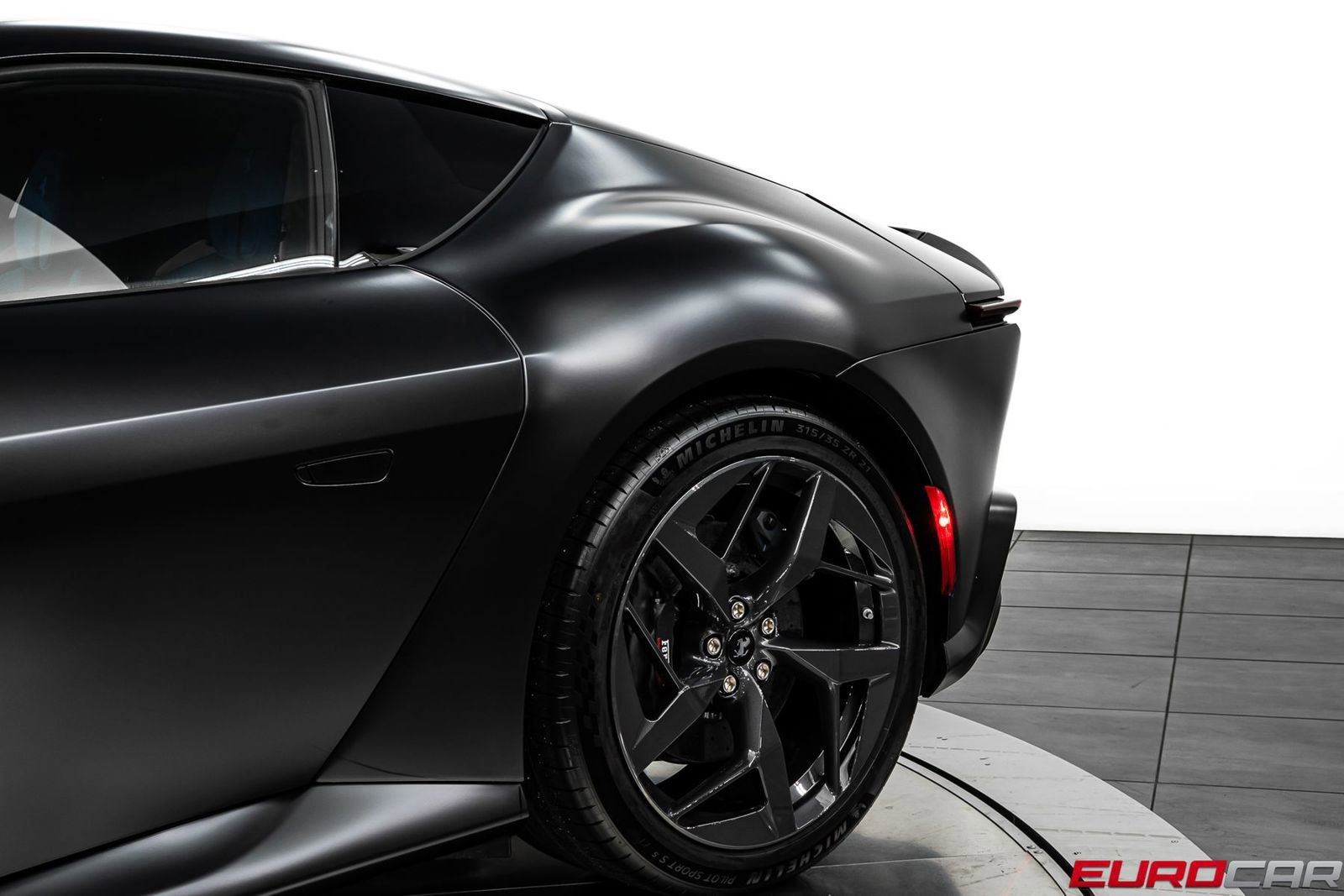 Used 2025 Ferrari 12Cilindri image 15