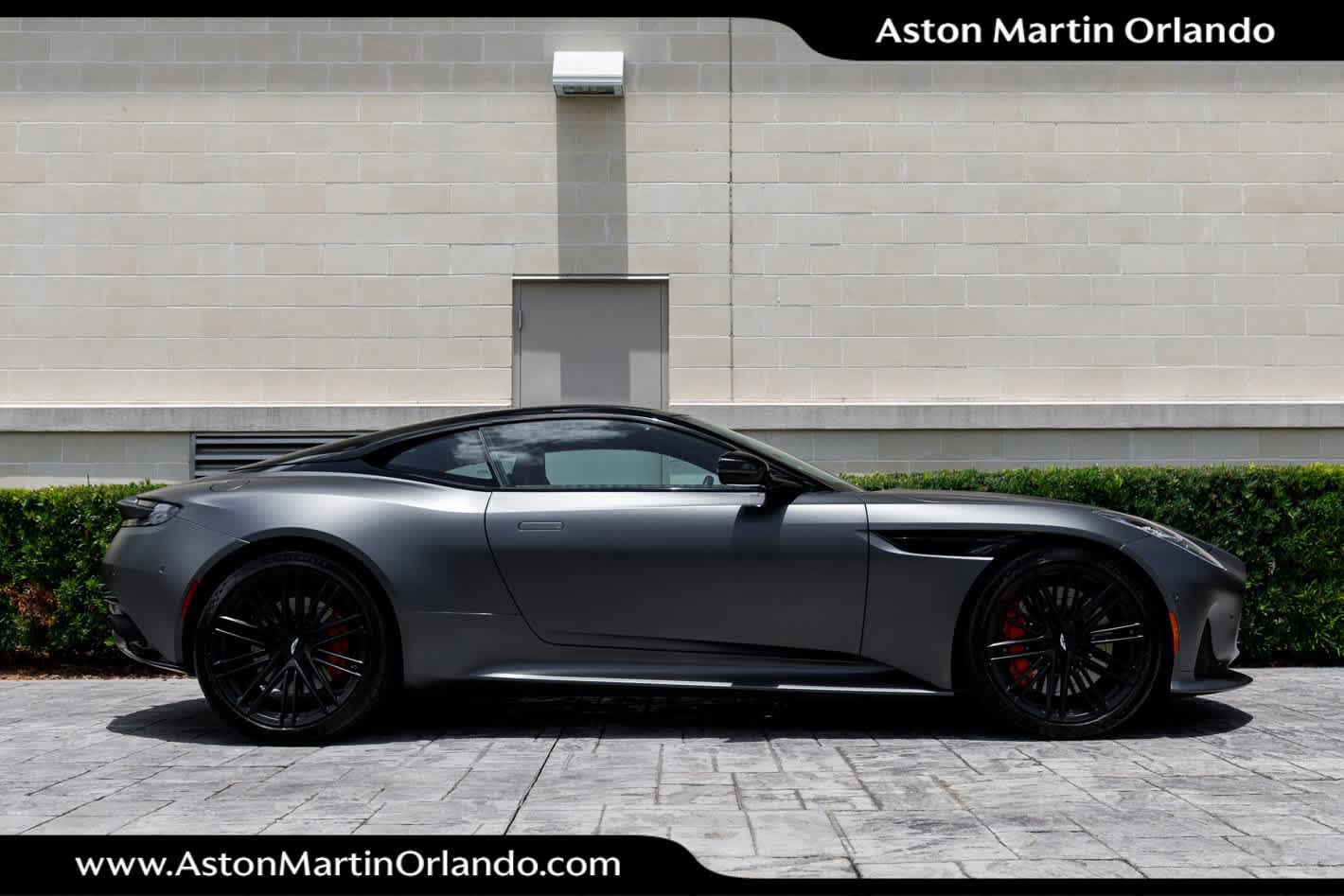 Used 2024 Aston Martin DB12 Coupe RWD image 18