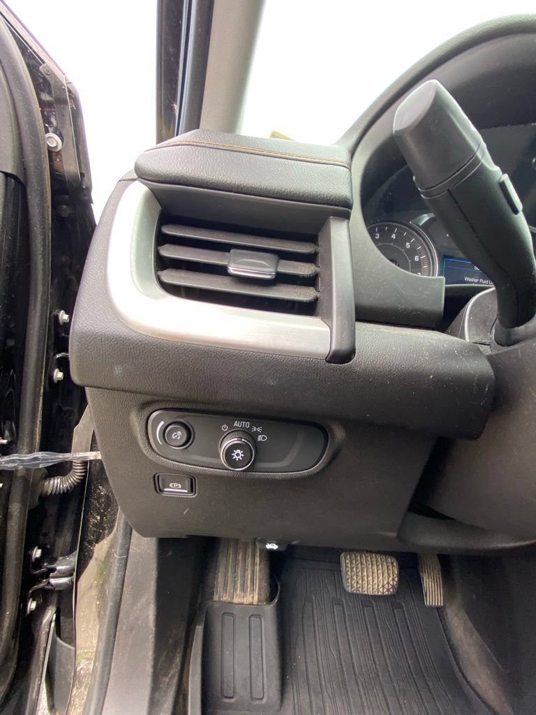 Used 2021 GMC Terrain SLE FWD image 13