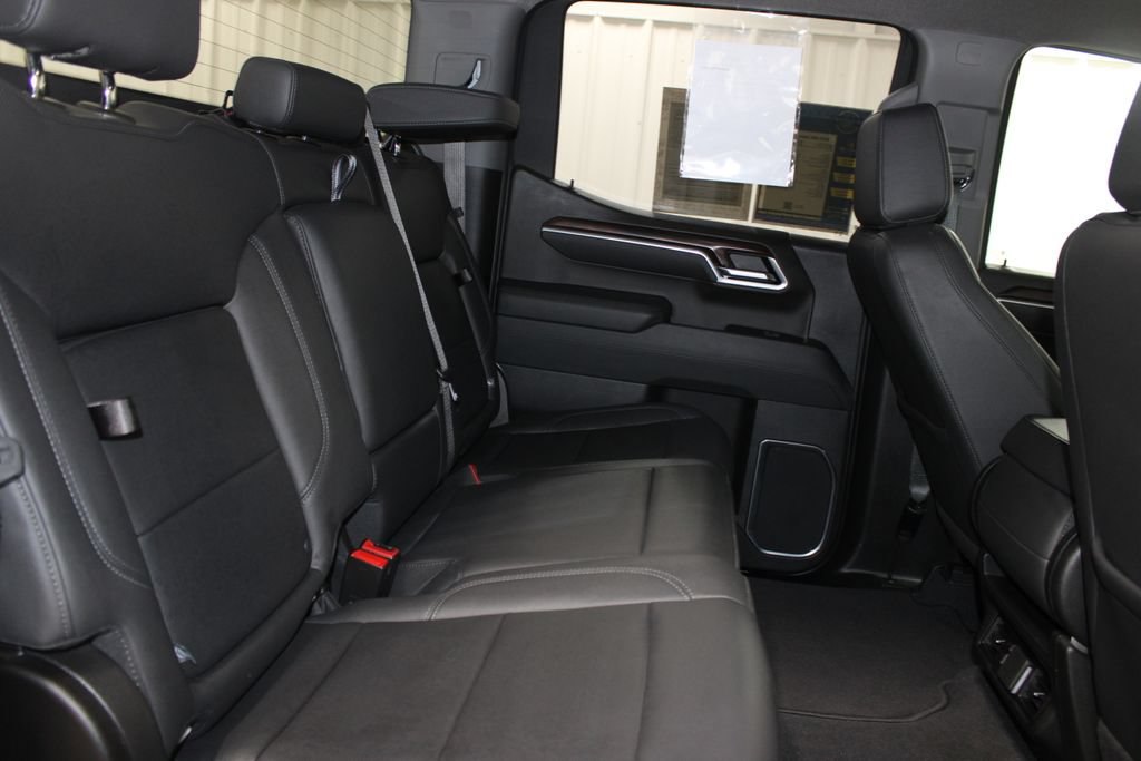 Used 2025 GMC Sierra 1500 SLT AWD/4WD image 32