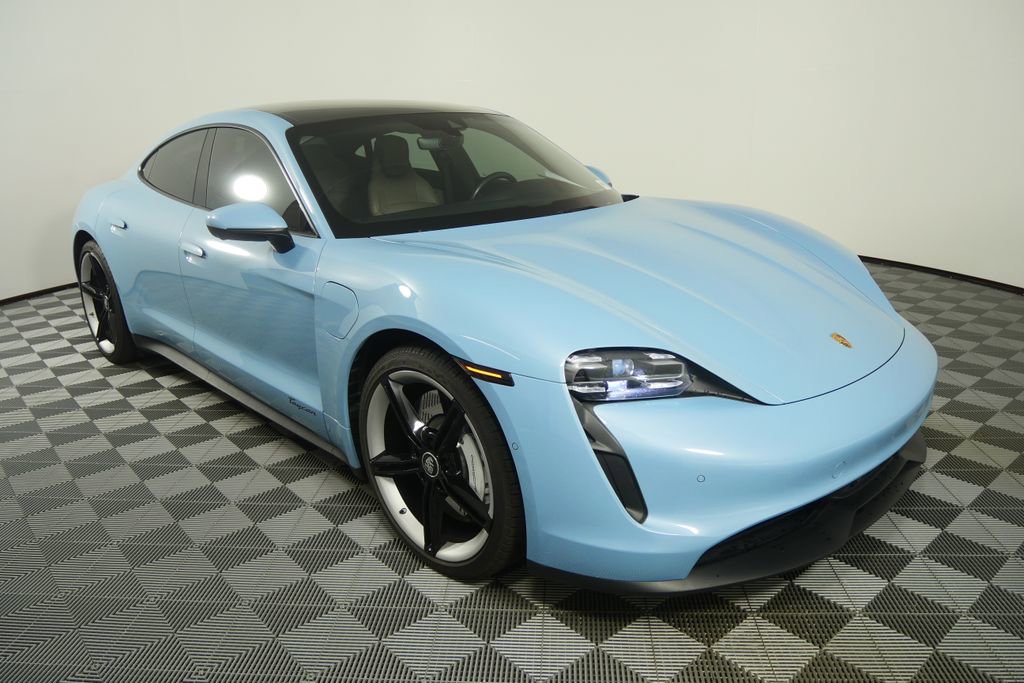 Used 2022 Porsche Taycan image 2