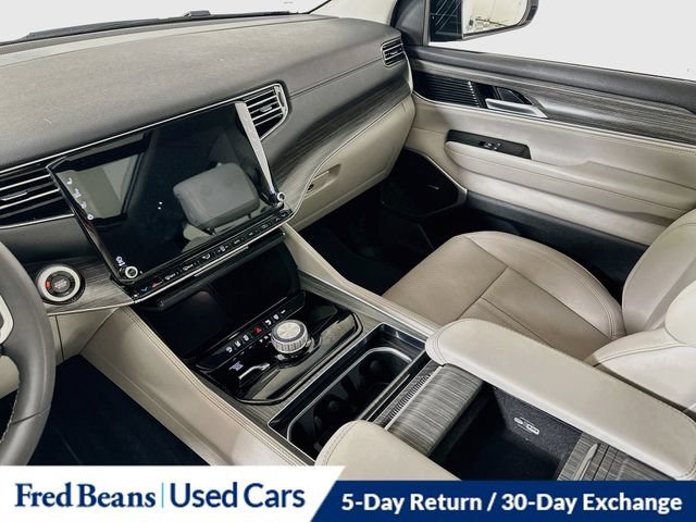 Used 2023 Jeep Wagoneer Series II w/ Premium Group I AWD/4WD image 32