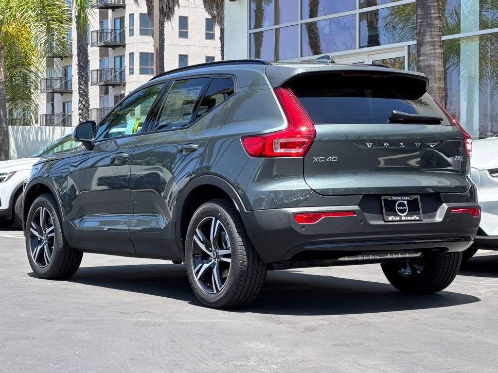 New 2026 Volvo XC40 B5 Core w/ Protection Package Premier AWD/4WD image 3