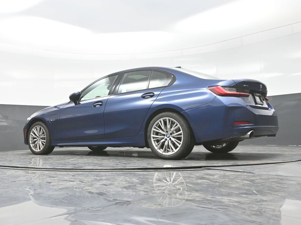 Used 2023 BMW 330e xDrive w/ Premium Package AWD/4WD image 33