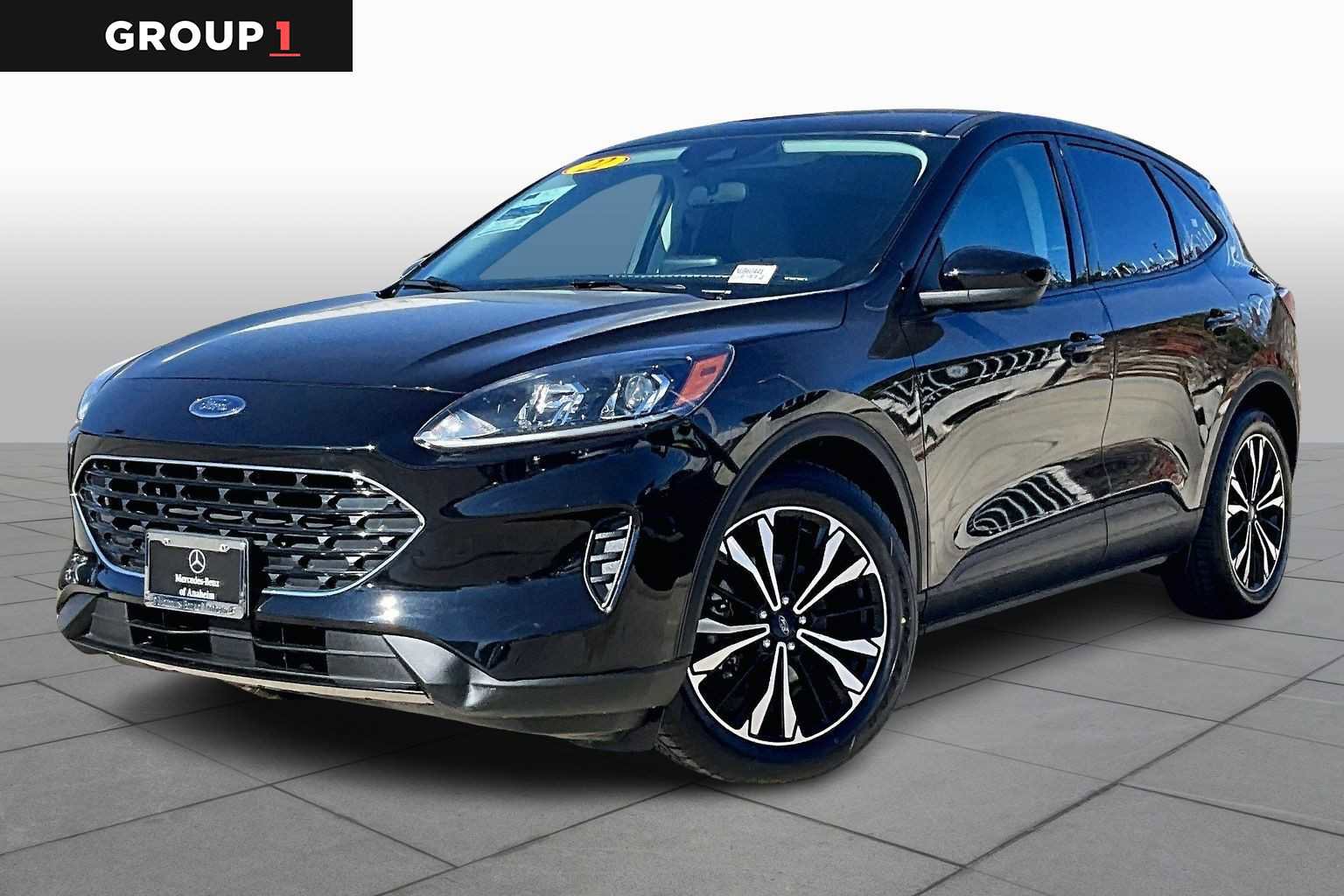 Used 2022 Ford Escape SE w/ SE Sport Appearance Package image 1