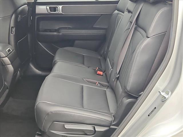 Used 2026 Hyundai Santa Fe SEL FWD image 16