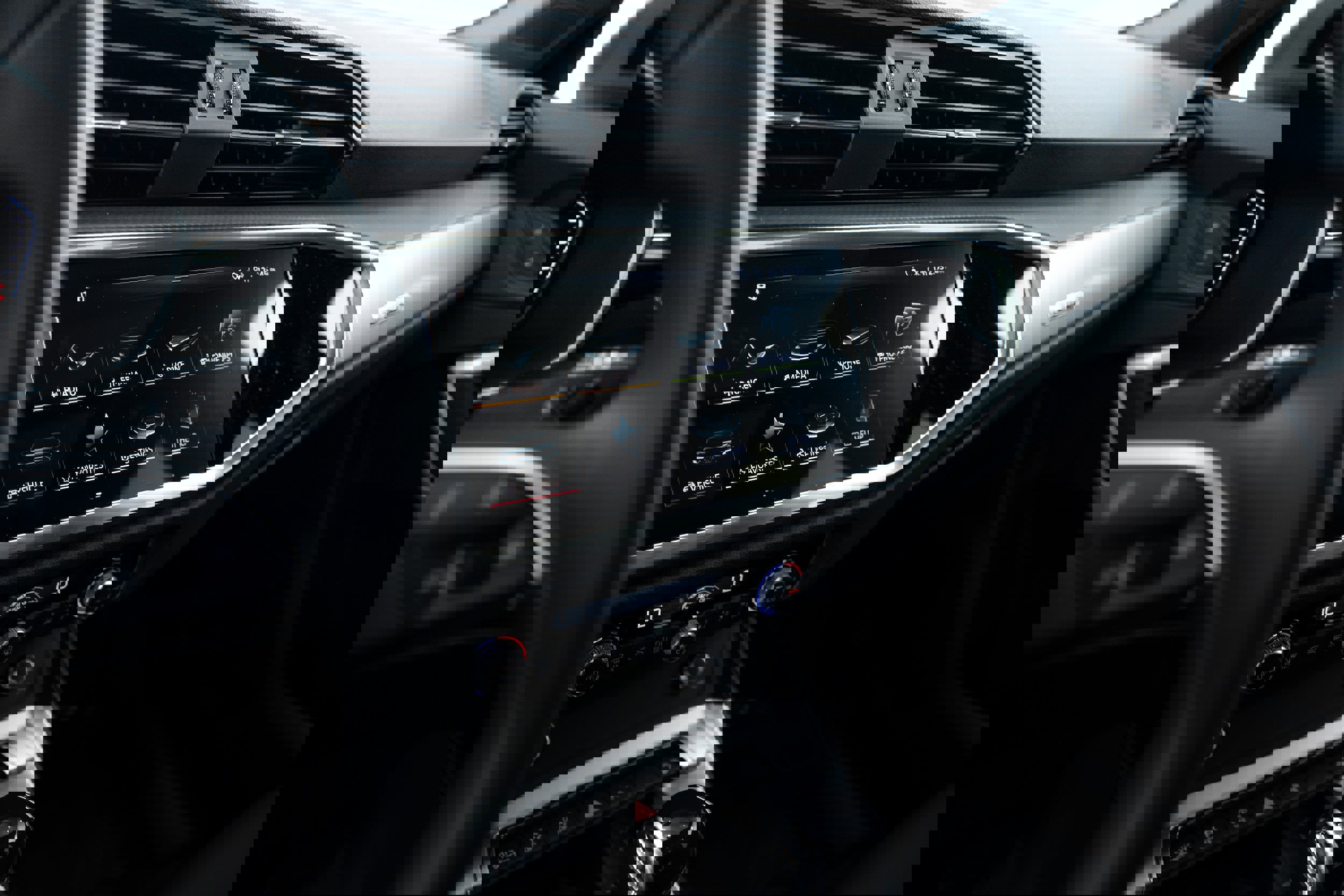 New 2025 Audi Q3 2.0T Premium image 11