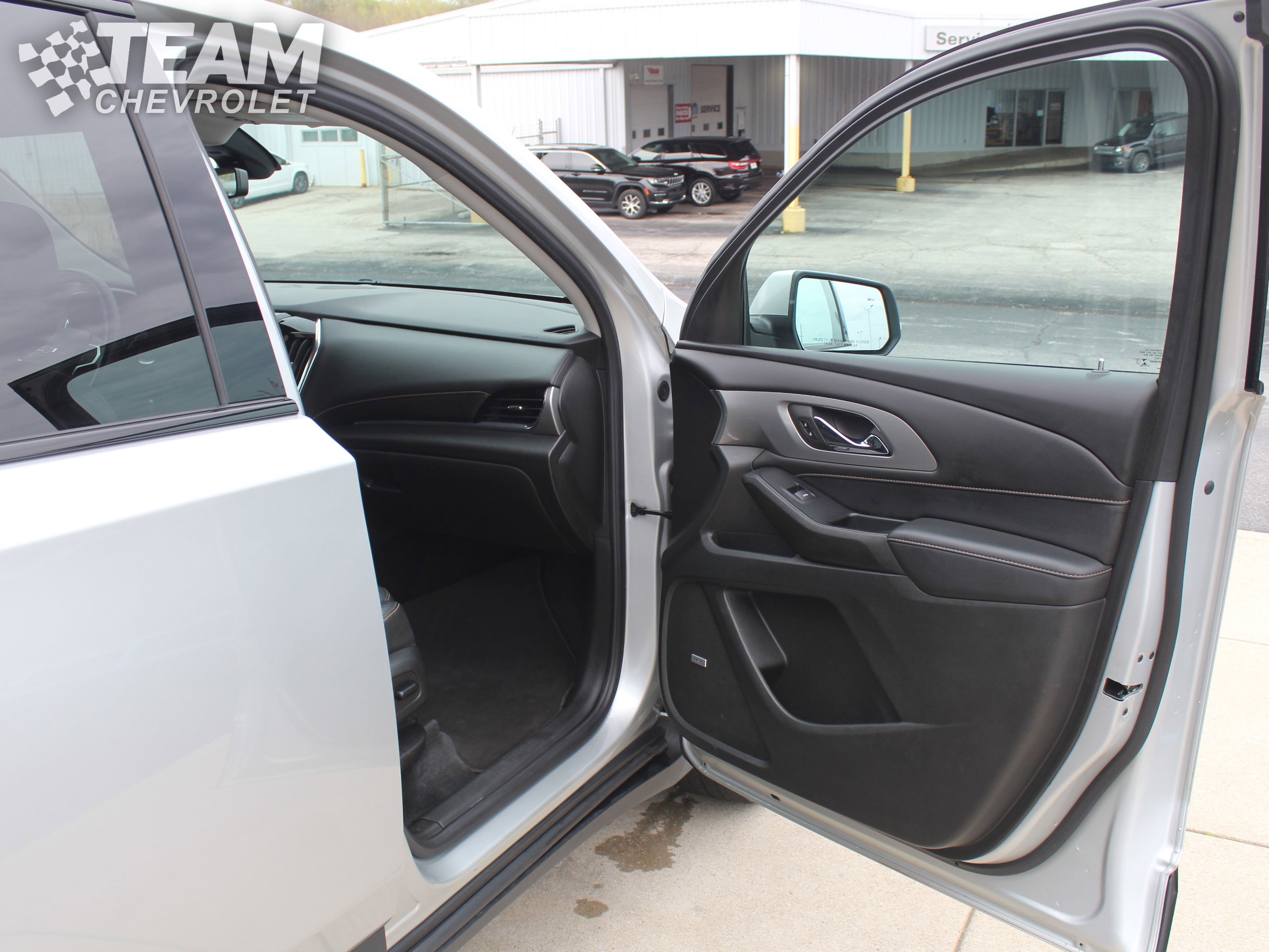 Used 2021 Chevrolet Traverse RS FWD image 27