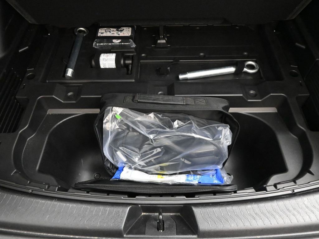 Used 2025 Chevrolet Equinox EV LT w/ Convenience Package image 29