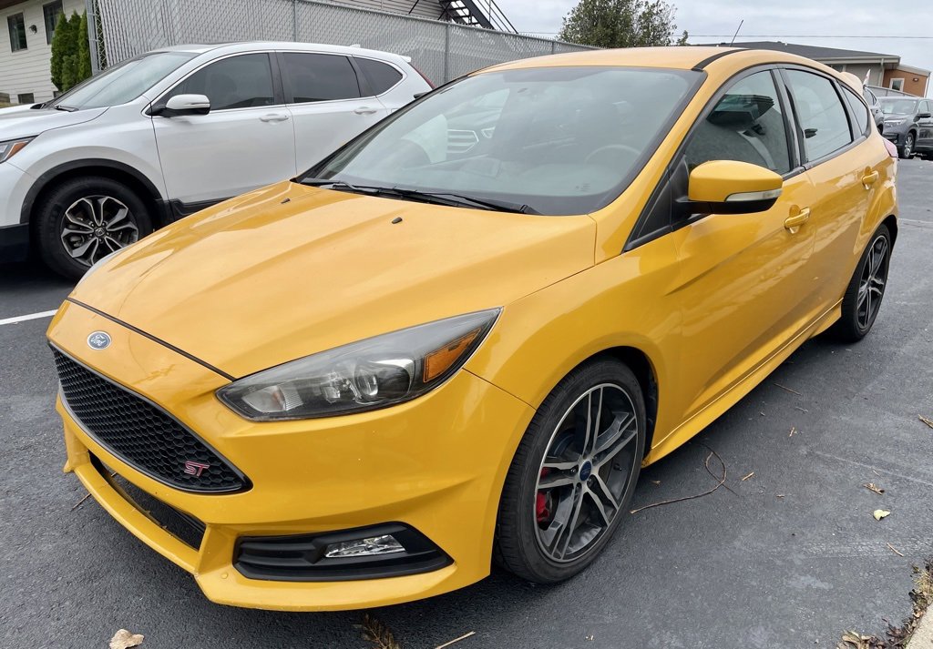 Used 2016 Ford Focus ST w/ Equipment Group 402A image 4