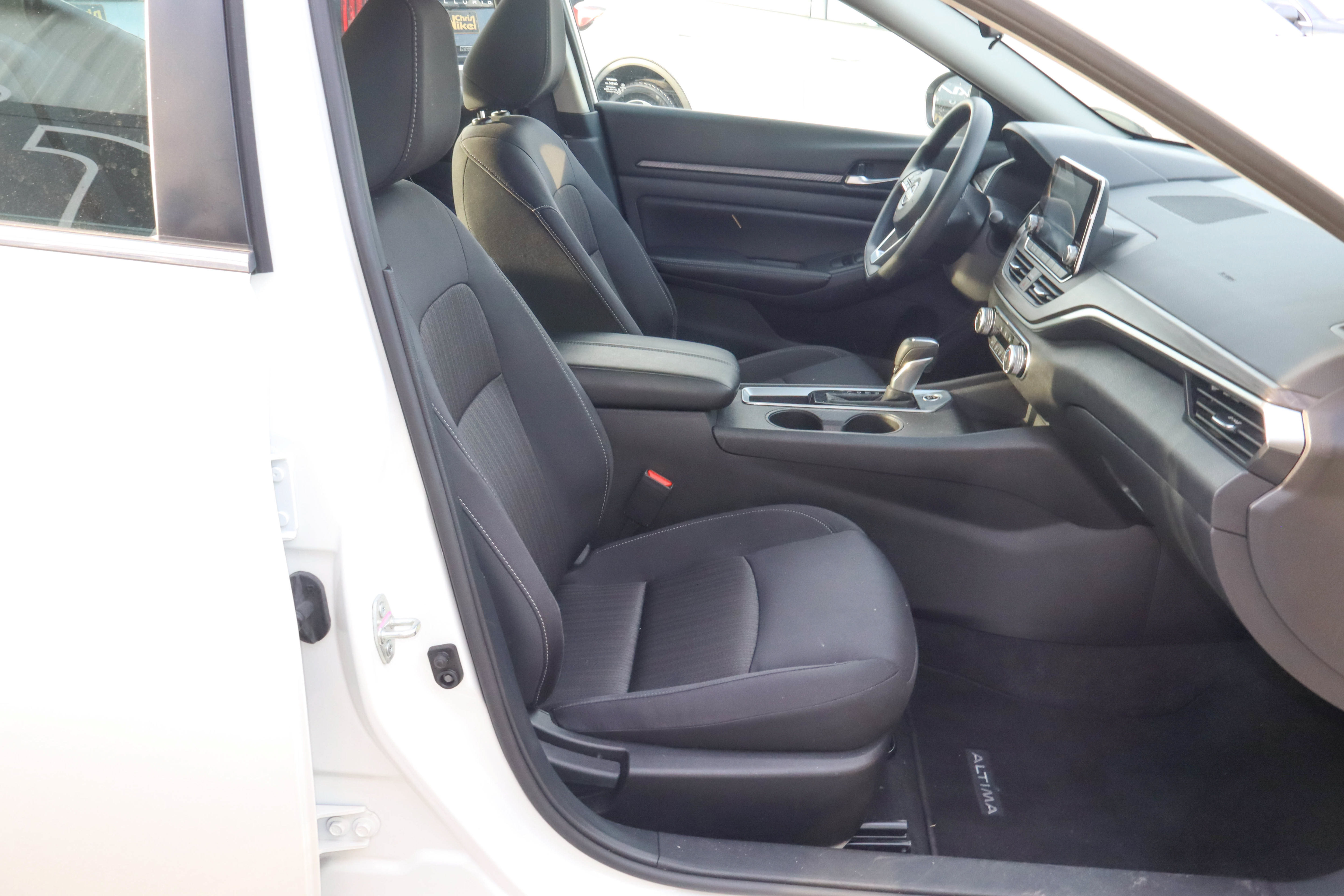 Used 2025 Nissan Altima 2.5 SV FWD image 20