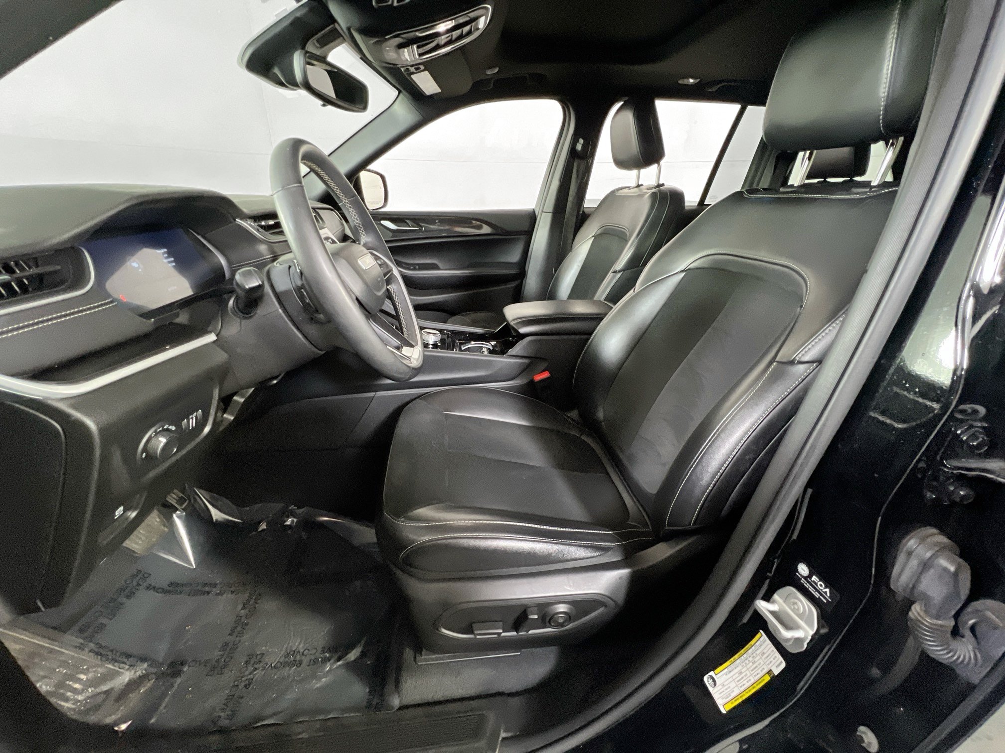 Used 2023 Jeep Grand Cherokee Altitude AWD/4WD image 20