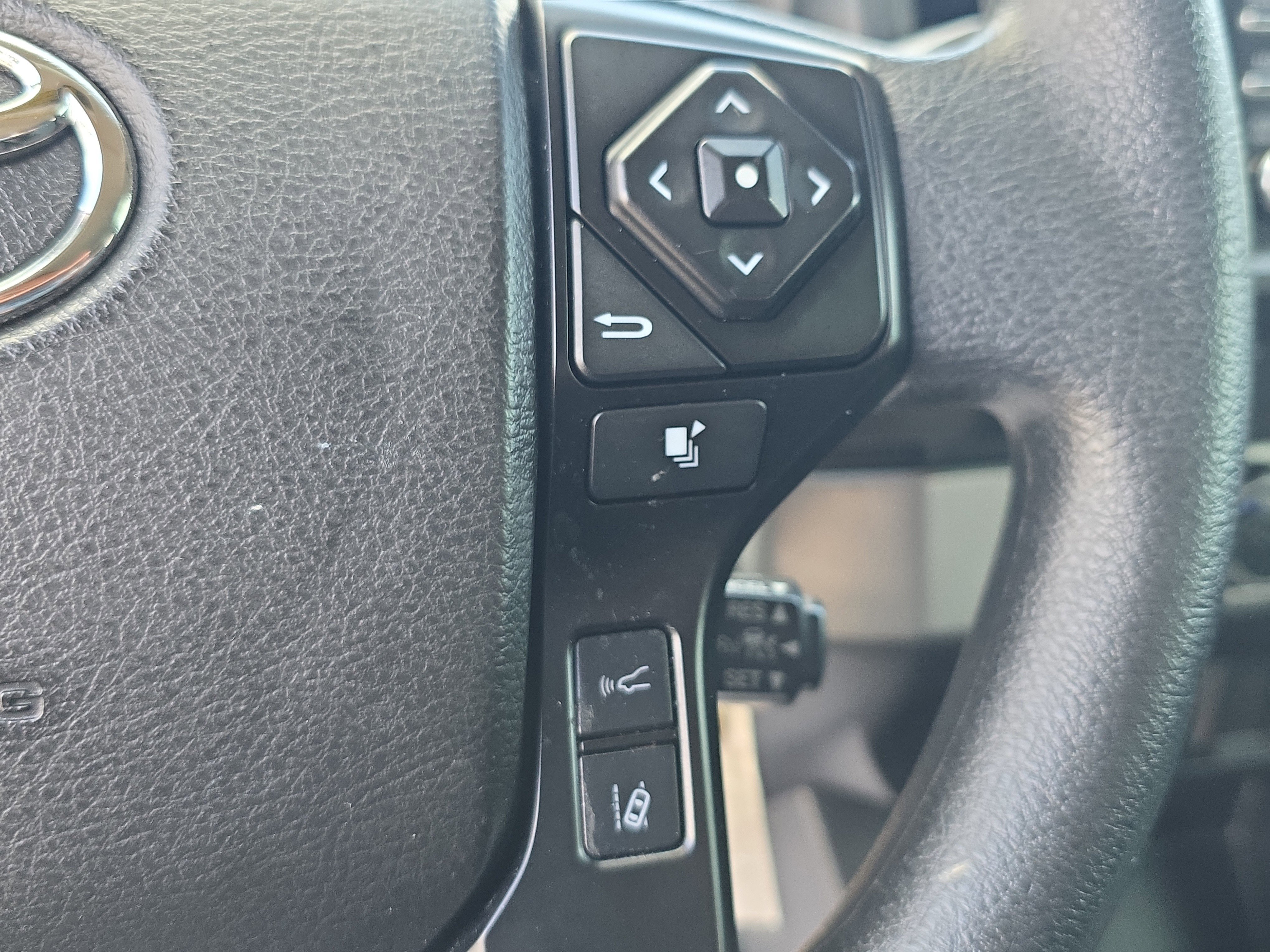 Used 2023 Toyota Tacoma SR RWD image 27