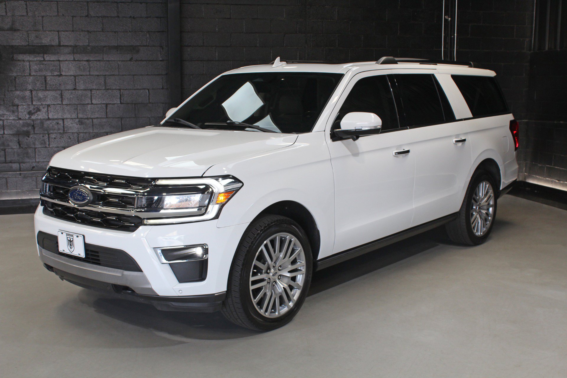Used 2023 Ford Expedition Max Limited AWD/4WD image 4