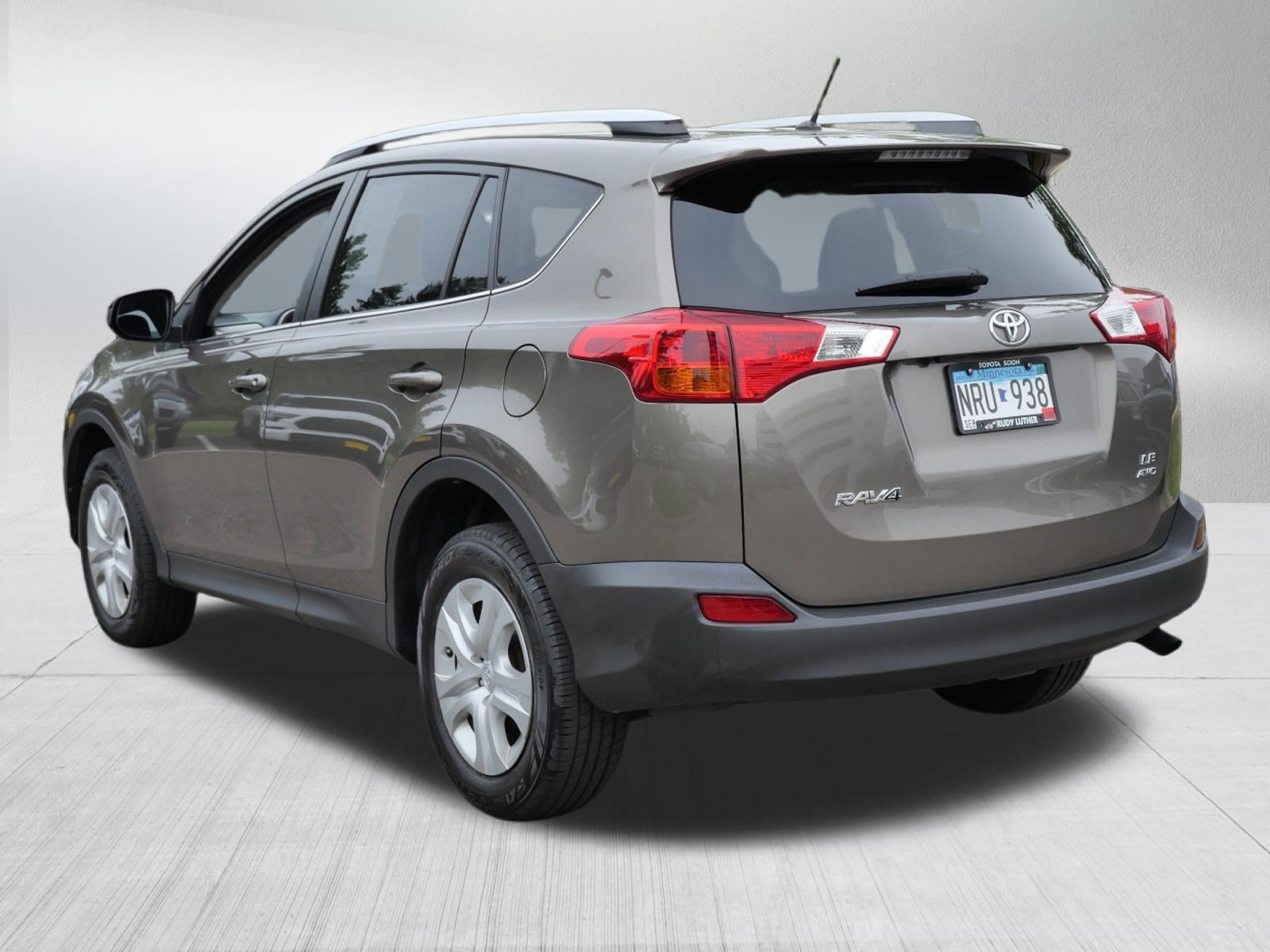 Used 2015 Toyota RAV4 LE AWD/4WD image 5